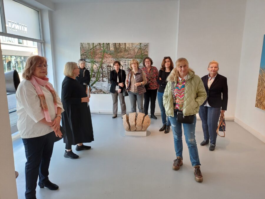 Frauen Union der CDU Kempen besucht die Ausstellung „Am Anfang war es Kunst“